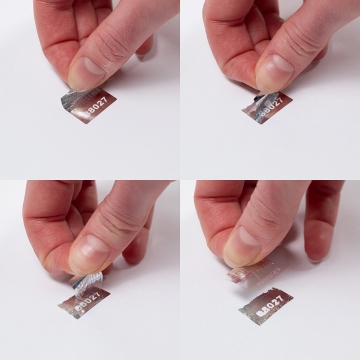 Large square numbered holographic seal „Original“